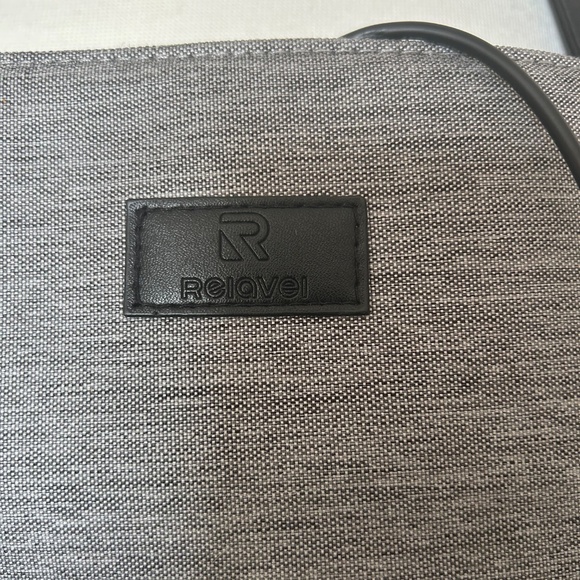 GRAY RELAVEL LAPTOP BAG WITH DETACHABLE ZIPPERED POUCH - Picture 3 of 6